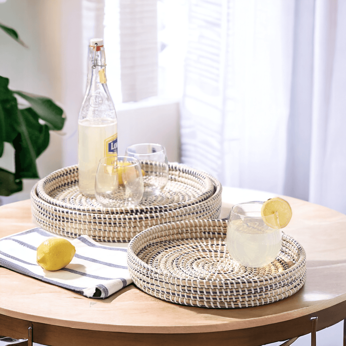 Weave handwoven natural seagrass tray