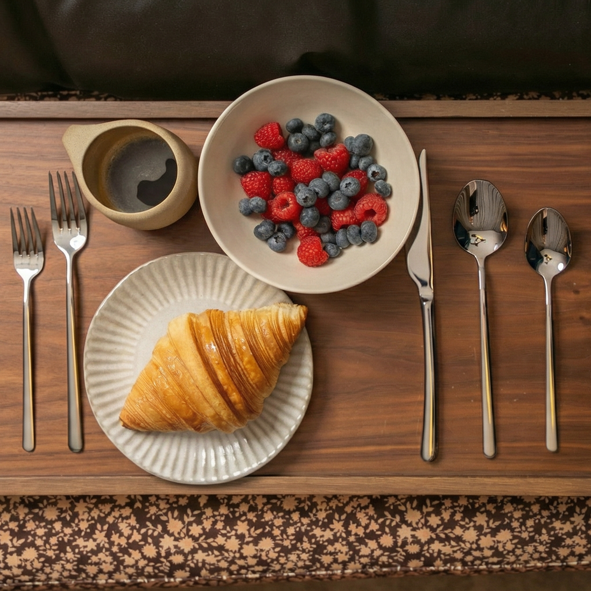 Premium Flatware Set – 18/10 Stainless Steel, Service for 4 | ESVILA