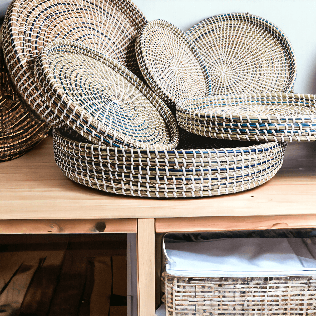 Weave handwoven natural seagrass tray