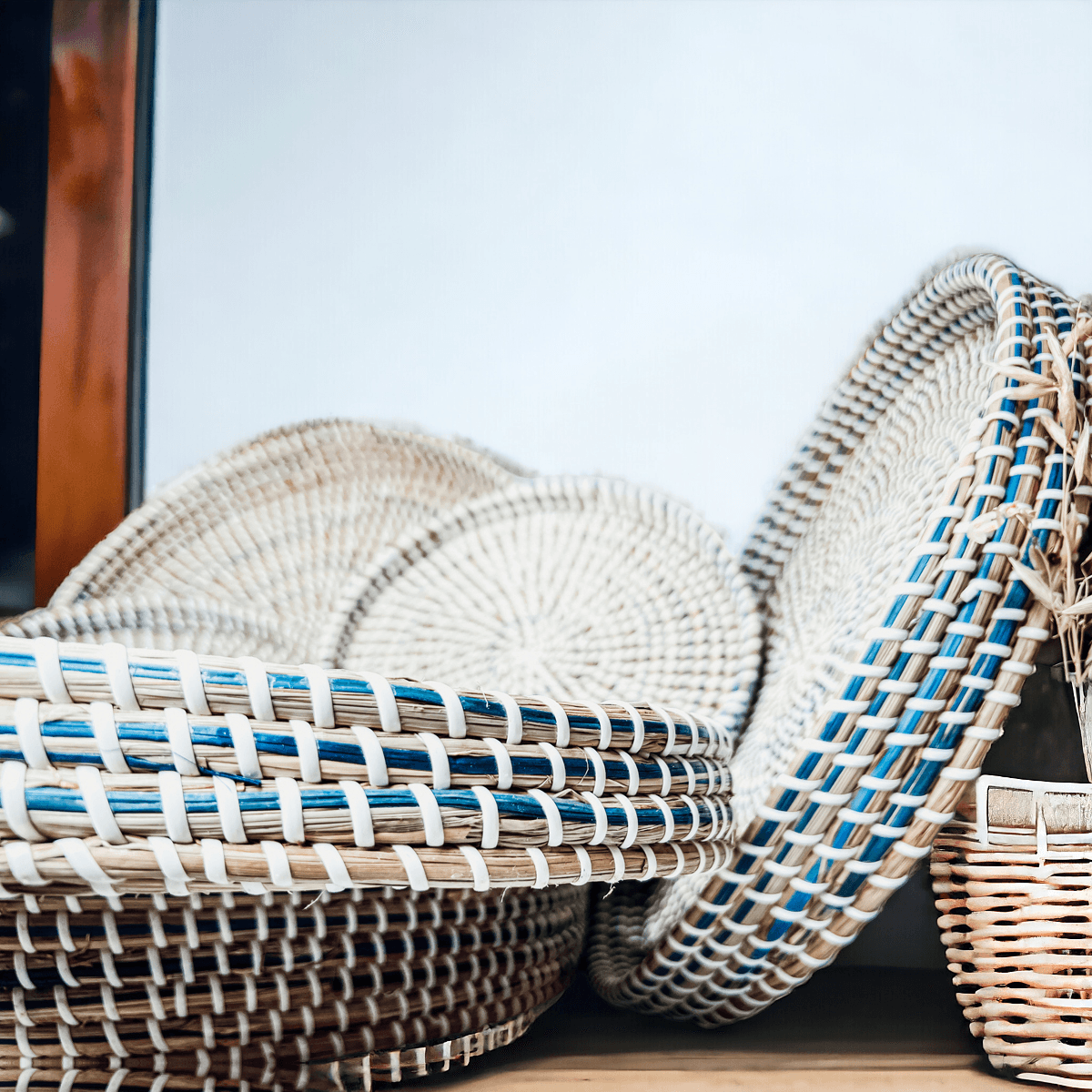 Weave handwoven natural seagrass tray