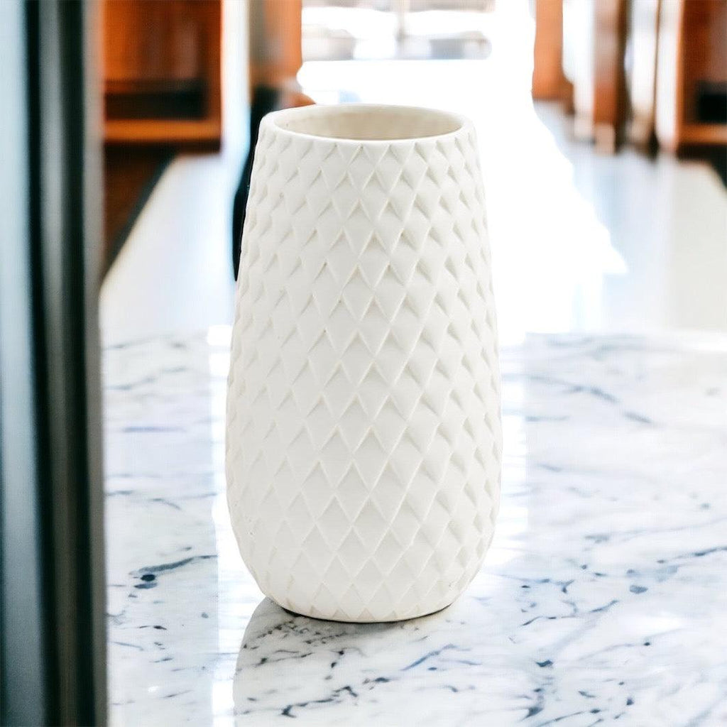 Diamond textured ceramic vase in pure white dolomite