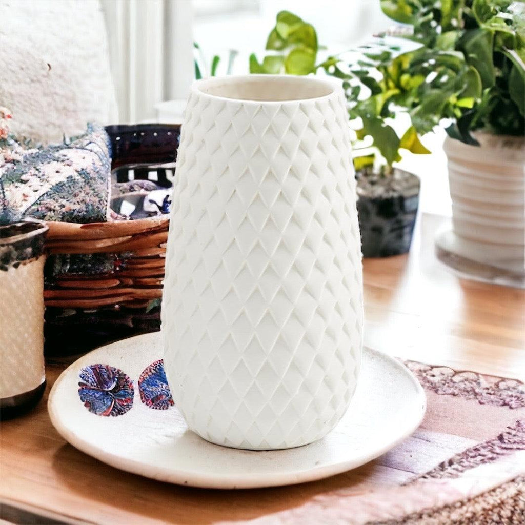 Diamond textured ceramic vase in pure white dolomite