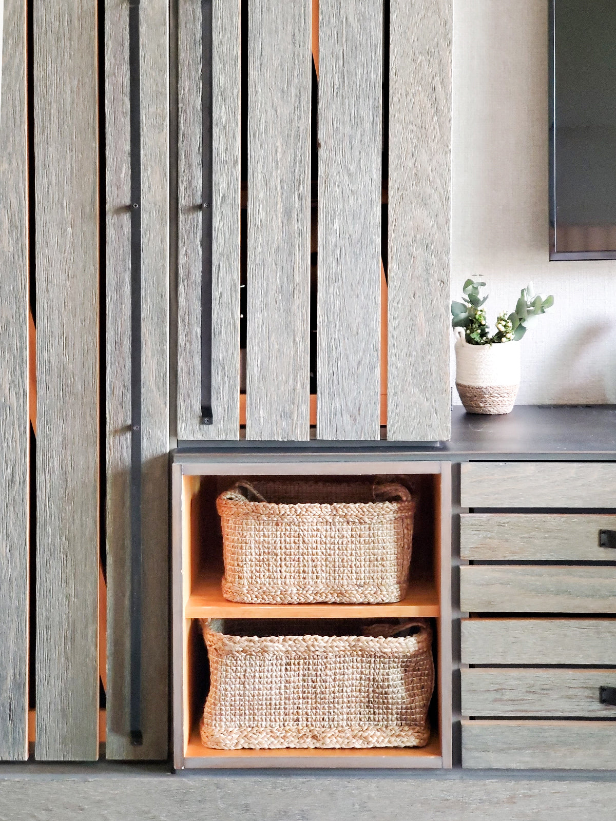 Bono braided jute storage basket