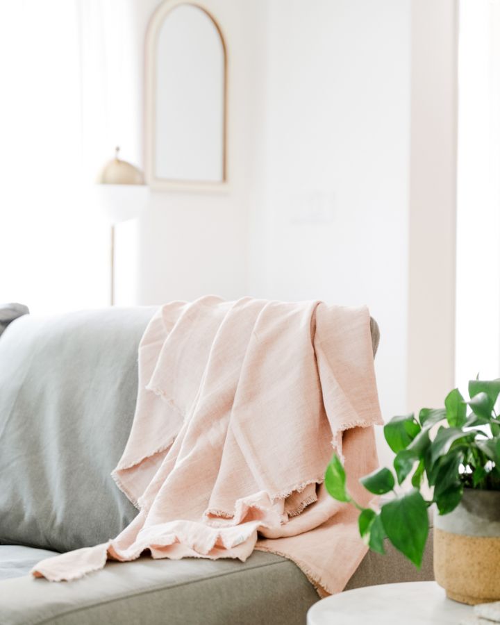 Stone washed linen throw blanket