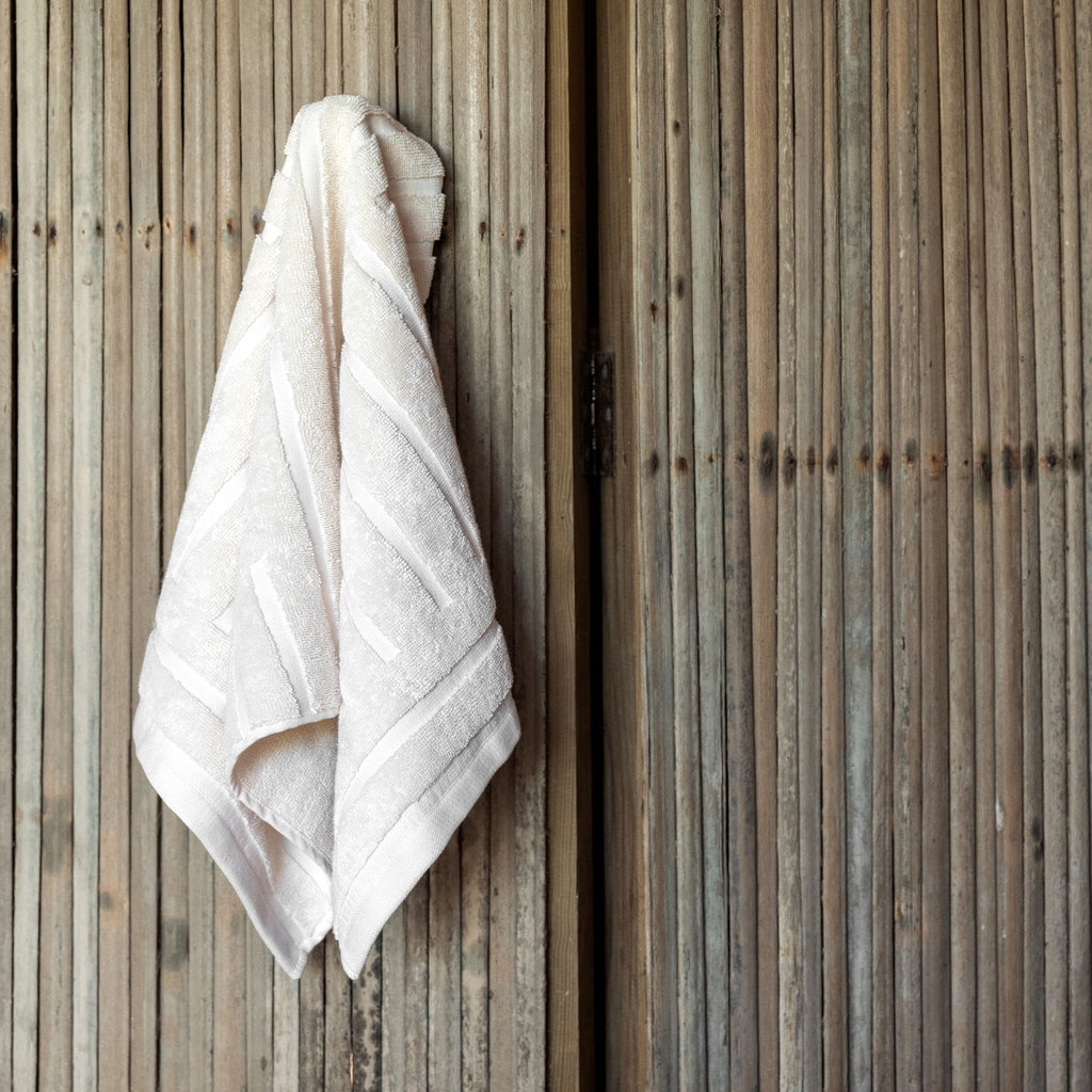 Australian Cotton Bath Towel – 600 GSM, Capri | ESVILA