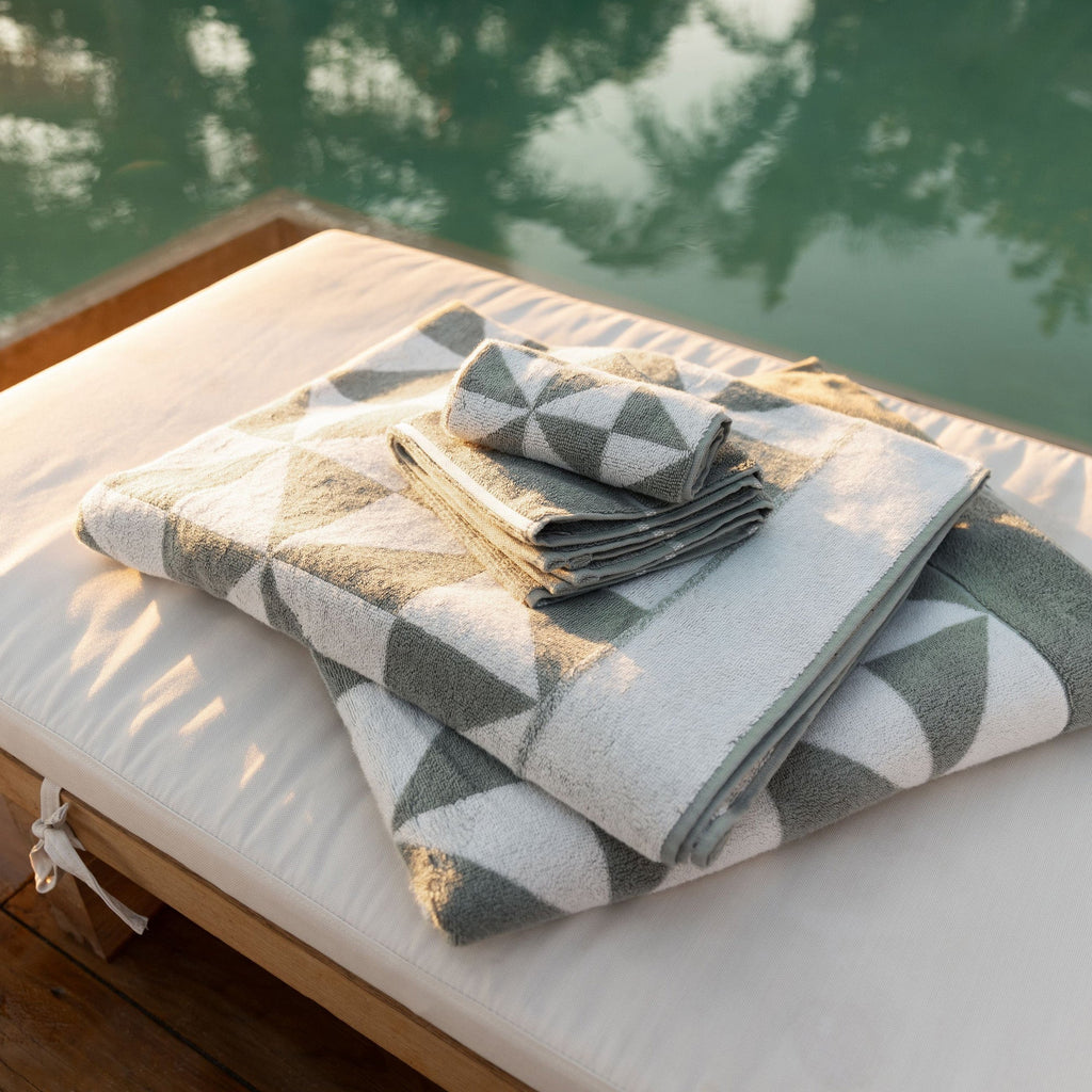 Australian Cotton Bath Towel – 600 GSM, Deia | ESVILA