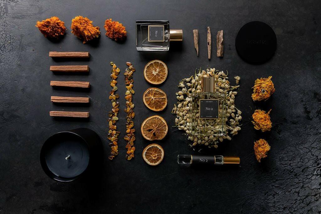 No. 2 – Peau d’Or Candle | Amber, Sandalwood & Saffron | ESVILA