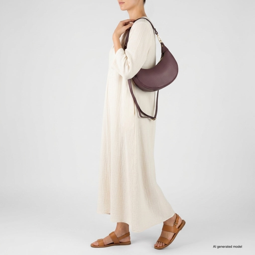 Italian full-grain leather shoulder bag Verona in black